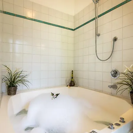 Jacuzzi شقة *